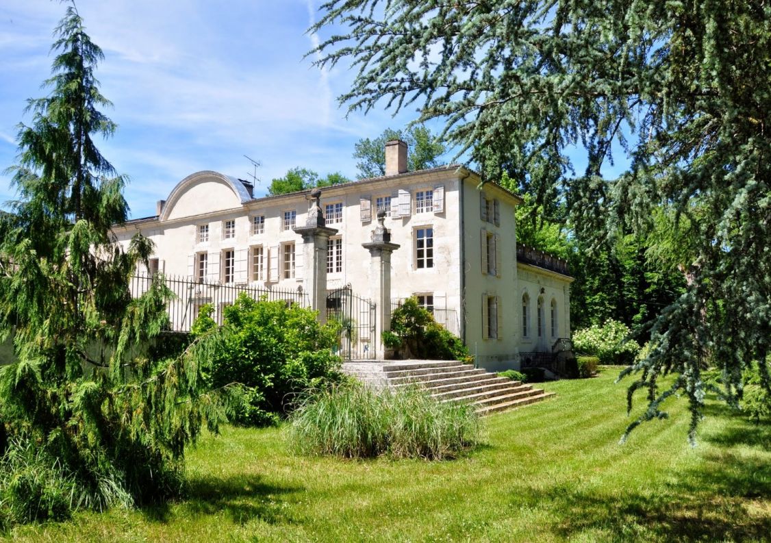 sale Château Nerac