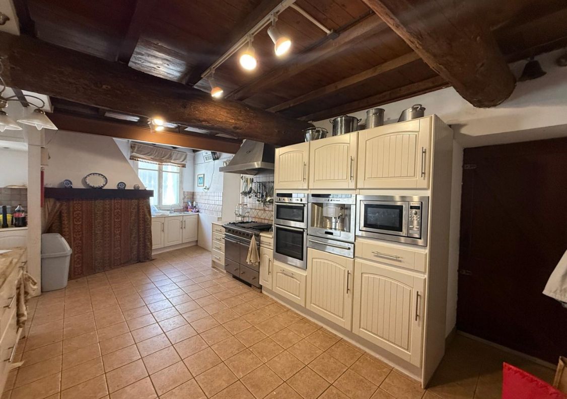 vente Demeure de ville et village Moux