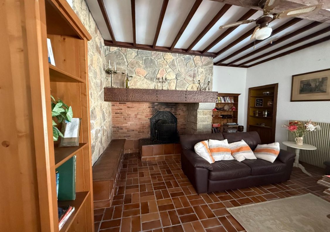 vente Demeure de ville et village Moux