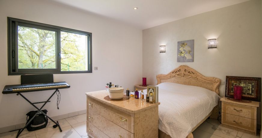 vente Demeure de ville et village Ussac