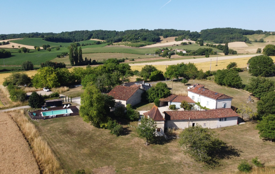 vente Maison et dépendances Palluaud - Photo 1