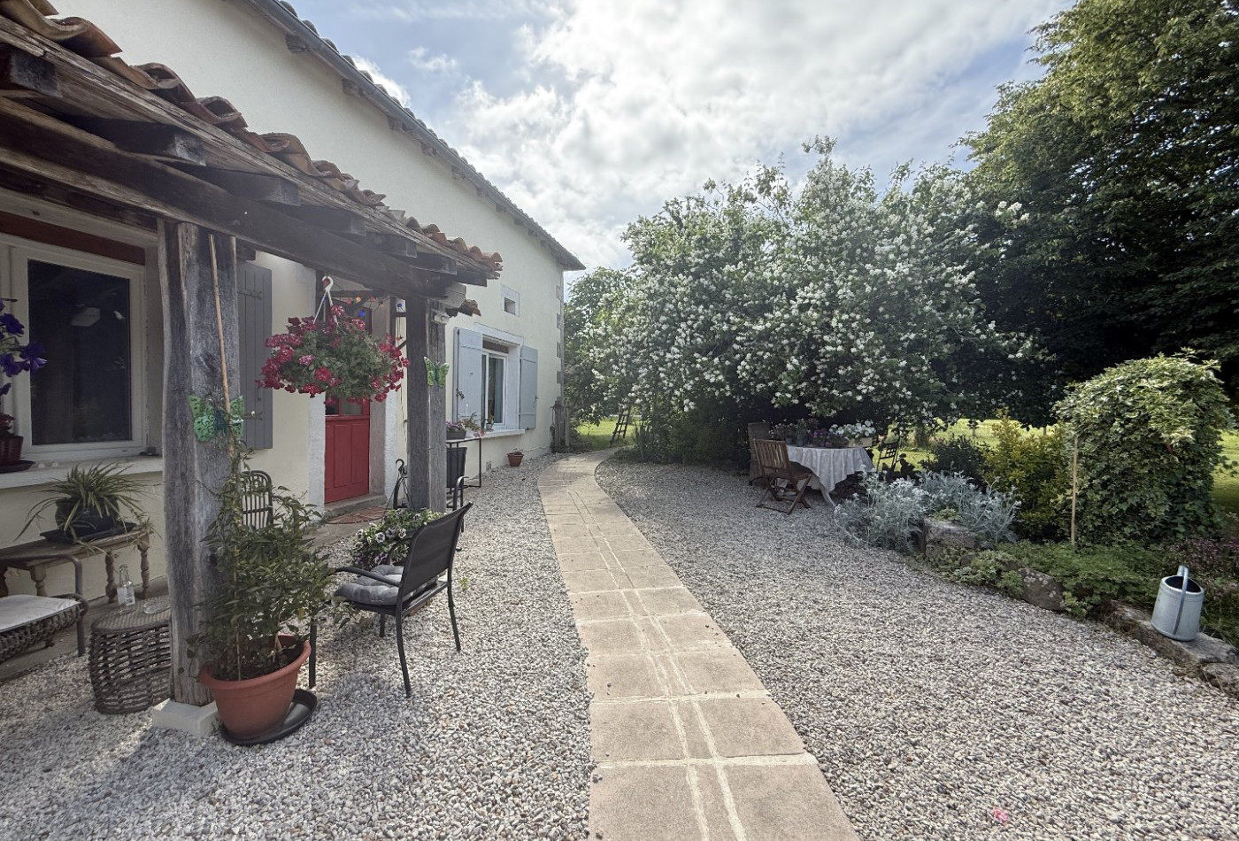 vente Maison de caractère Combiers - Photo 1