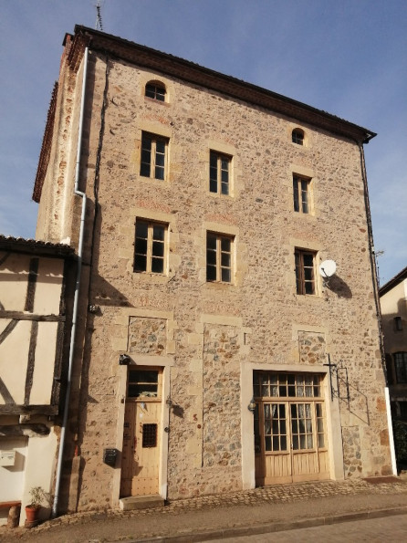 vente Maison de caractère Saint Germain De Confolens - Photo 1