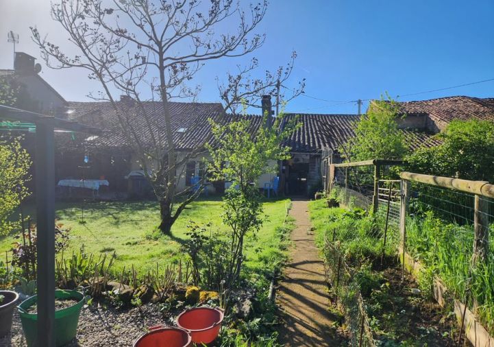 vente Maison de caractère Pleuville