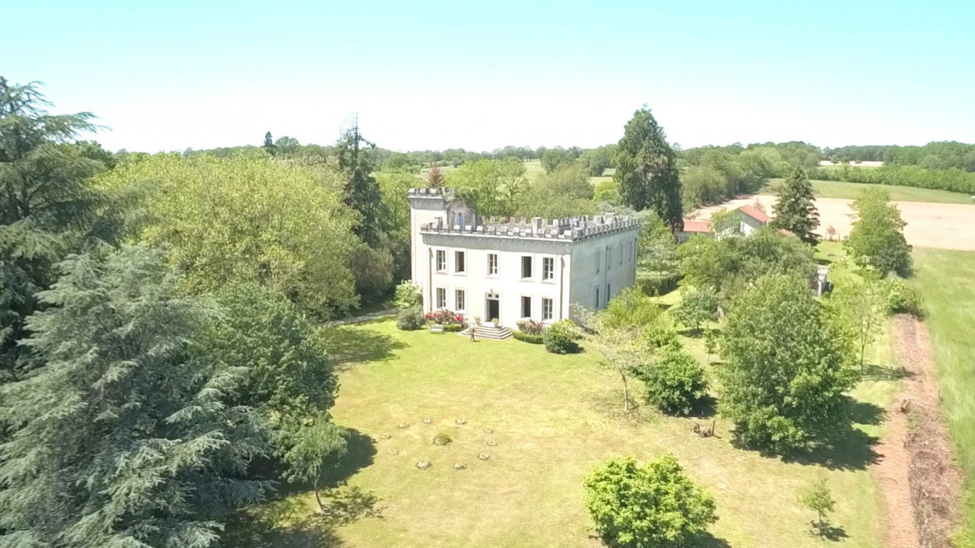vente Château Confolens - Photo 2