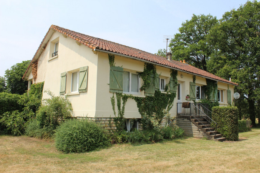 vente Domaine Genouille - Photo 2