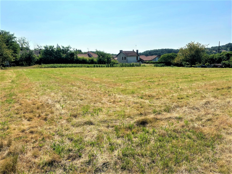 vente Terrain constructible Chabanais - Photo 2
