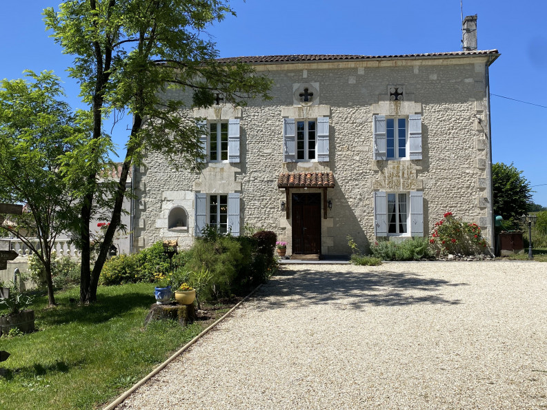 vente Maison de caractère Saint Severin - Photo 1