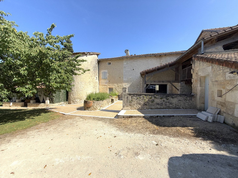 sale Maison de caractère Charras - Photo 13