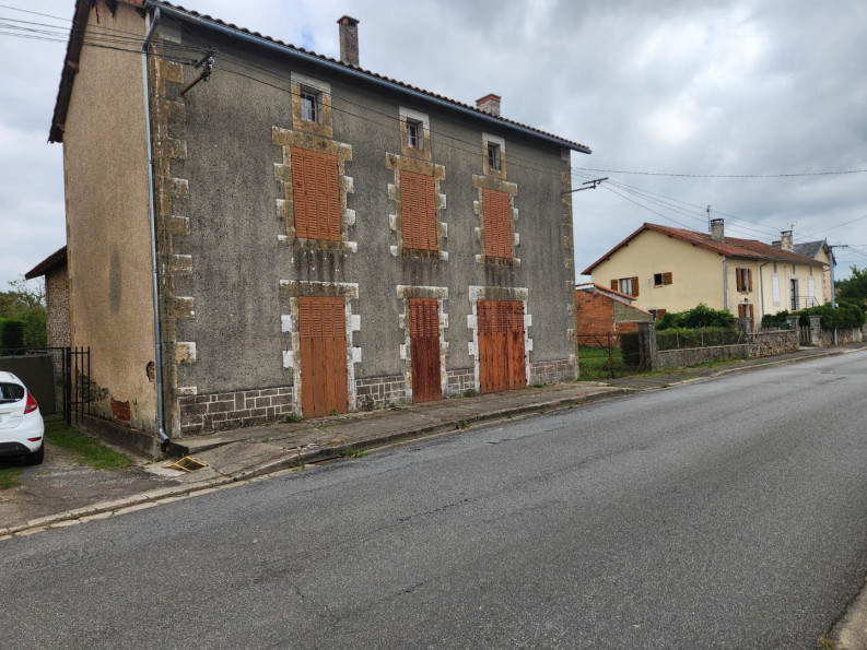 sale Maison Hiesse - Photo 1