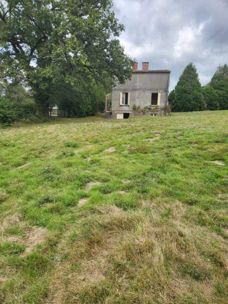 sale Maison à rénover Etagnac - Photo 2