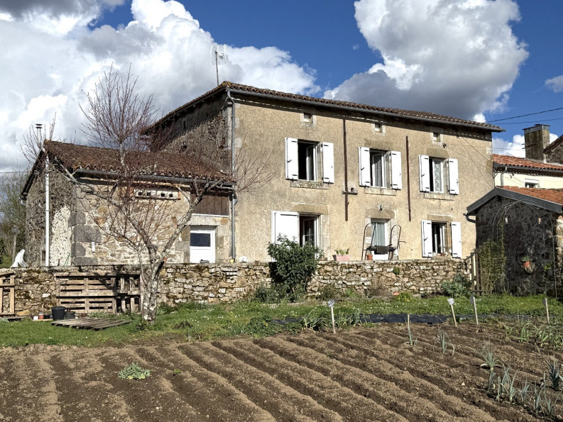 vente Maison de caractère Nontron - Photo 1