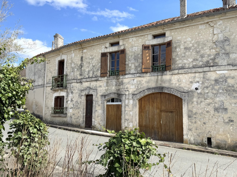 sale Maison de caractère Grand Brassac - Photo 2