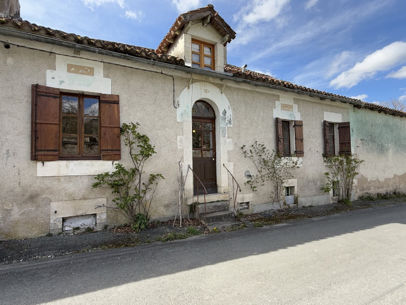 sale Maison de caractère Grand Brassac - Photo 1