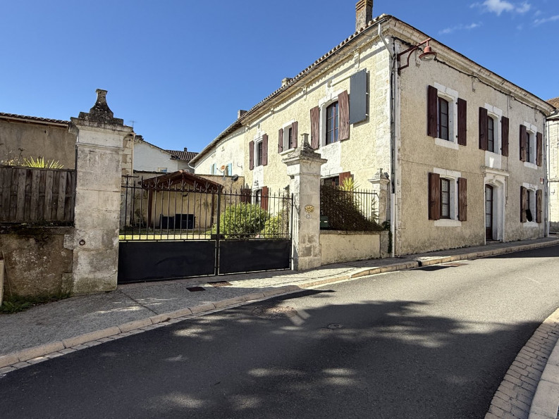 vente Maison de caractère Saint Severin - Photo 3