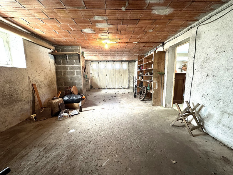 sale Maison Manot - Photo 10