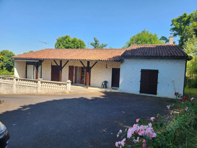 vente Maison Alloue - Photo 1