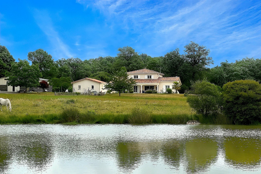 vente Maison Chabanais - Photo 1