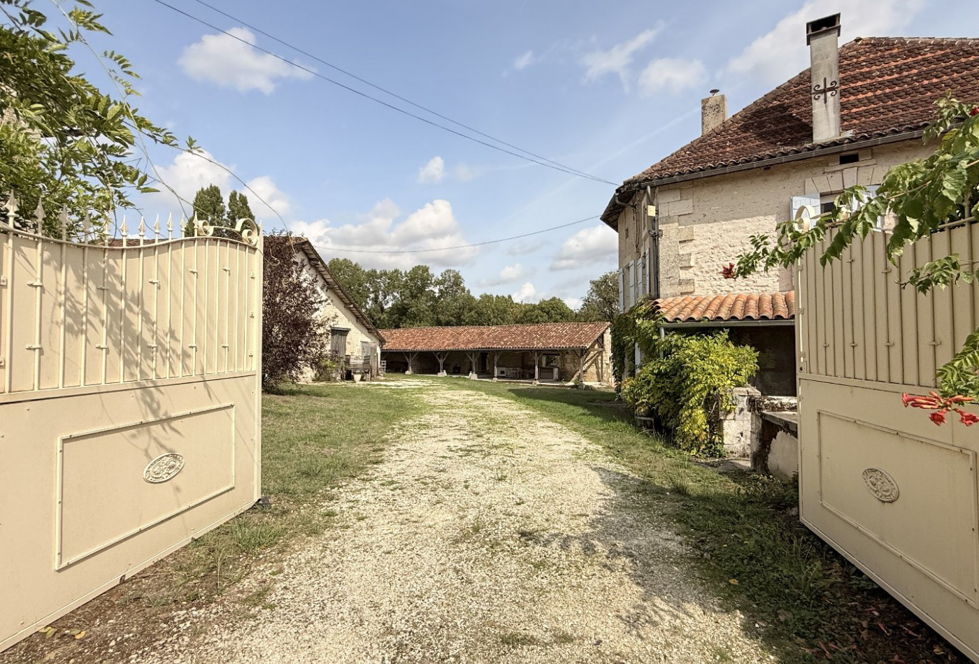 vente Maison Aubeterre Sur Dronne - Photo 2