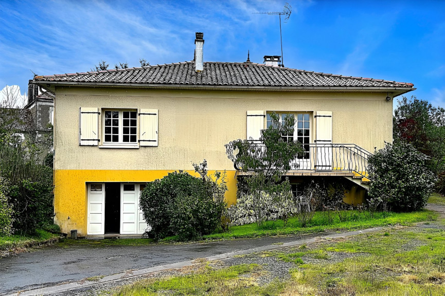 sale Maison Manot - Photo 2