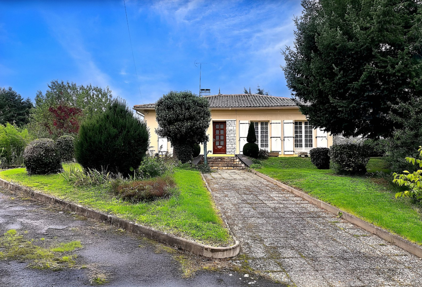 vente Maison Manot - Photo 1