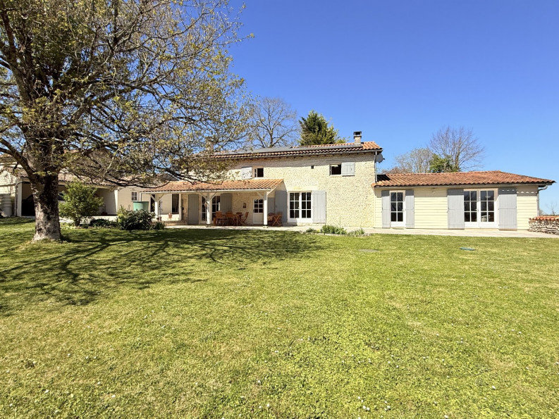 vente Maison Brossac - Photo 1