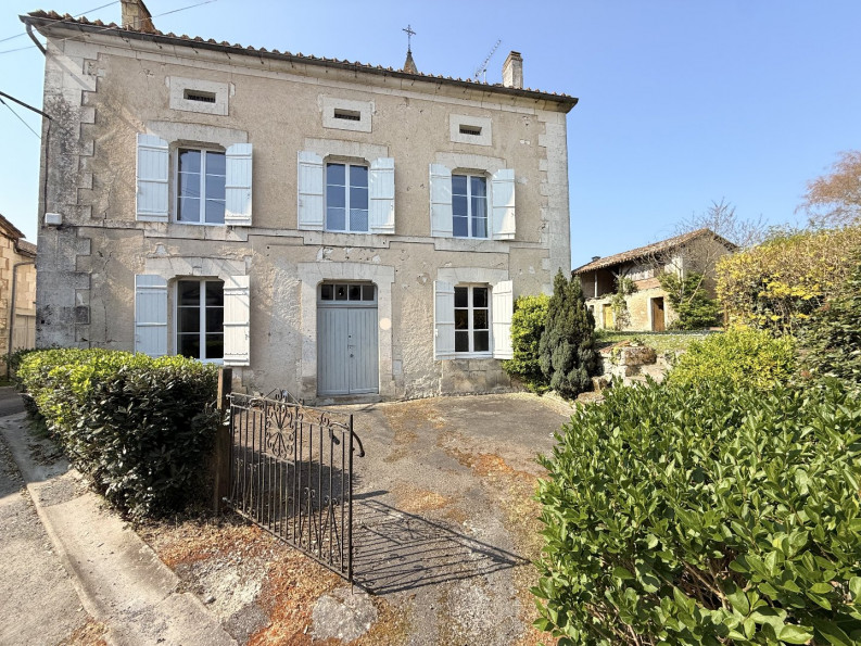 vente Maison Saint Severin - Photo 1