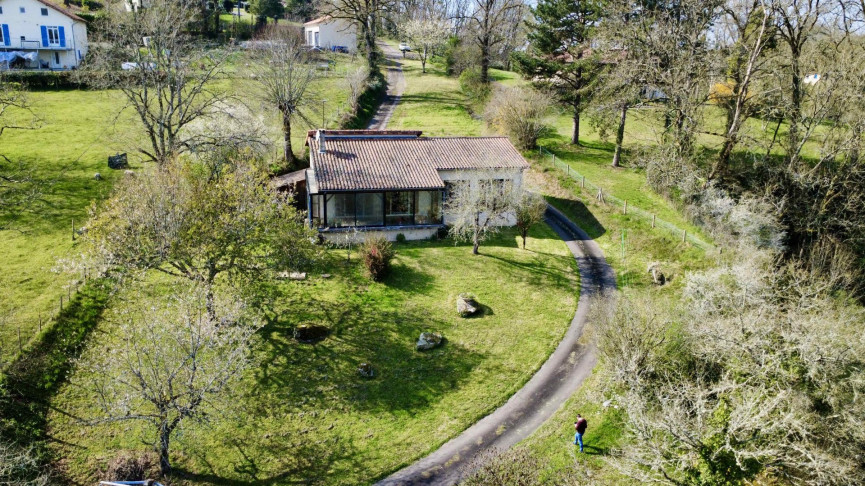 vente Maison Confolens - Photo 2