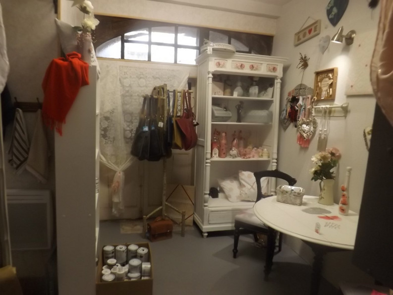 sale Immeuble Confolens - Photo 3