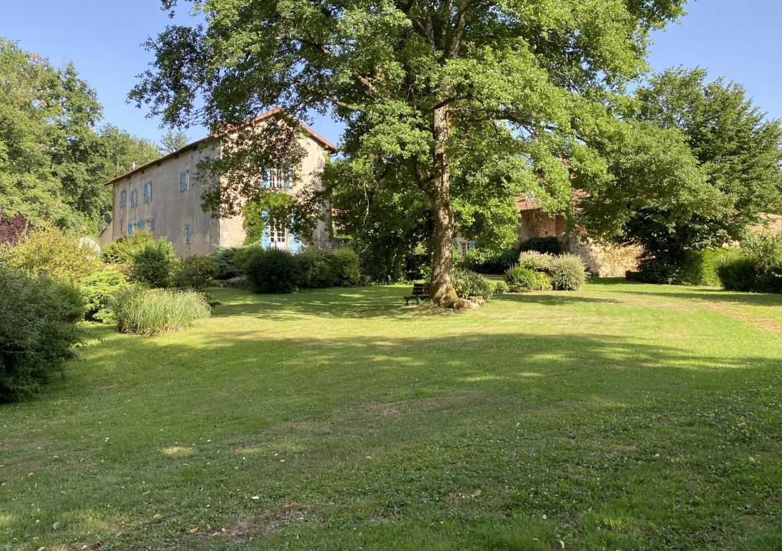 vente Manoir Busserolles