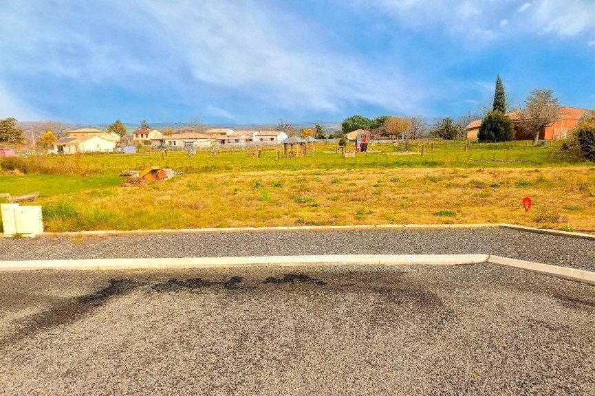 vente Terrain constructible Saint Gauzens - Photo 1