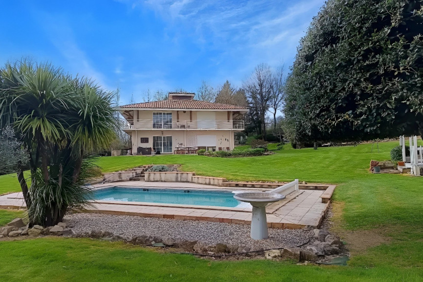 vente Maison et dépendances Puybegon - Photo 1