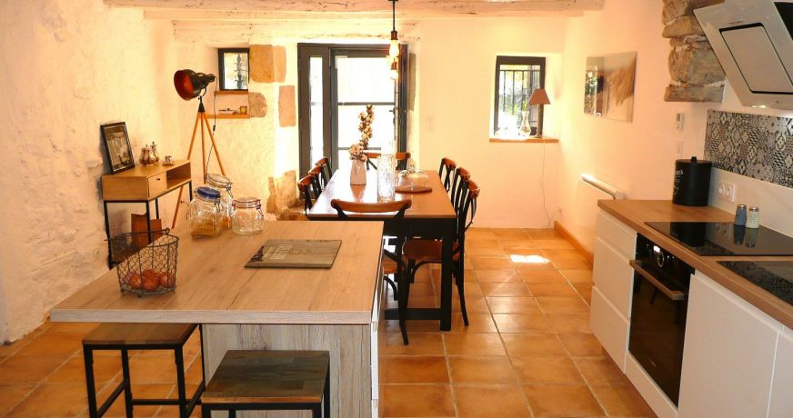 vente Corps de ferme Salles Courbaties