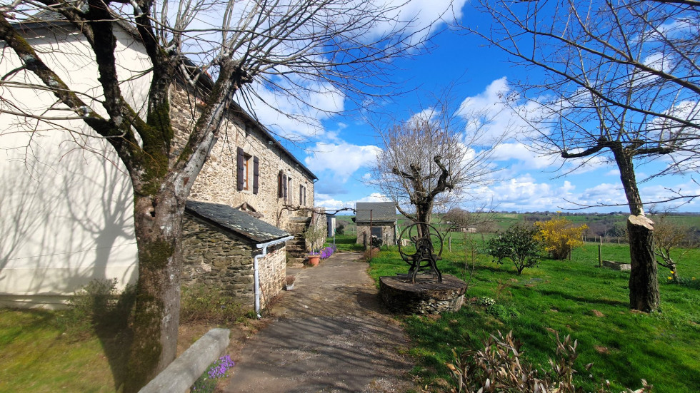 vente Corps de ferme La Salvetat Peyrales - Photo 1
