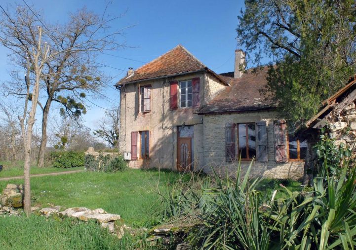 sale Corps de ferme Parisot