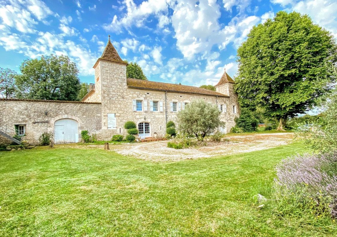 sale Château Lauzerte