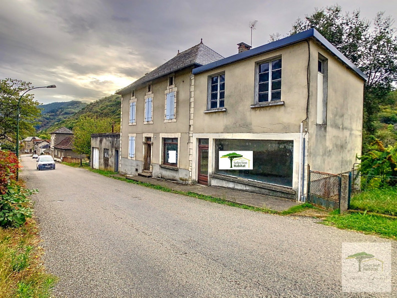 vente Maison Laval De Cere - Photo 1