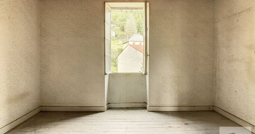 vente Maison Laval De Cere