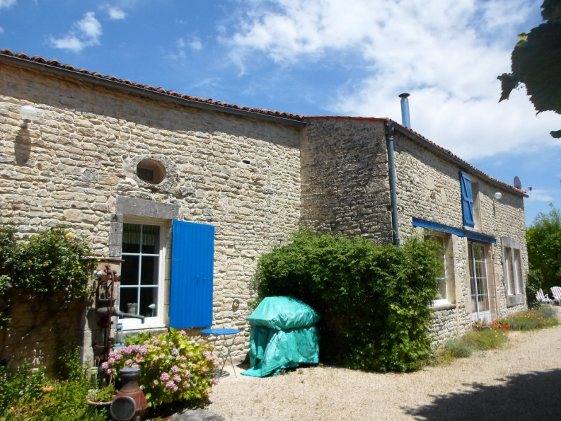 sale Maison de village Villeneuve La Comtesse - Photo 1