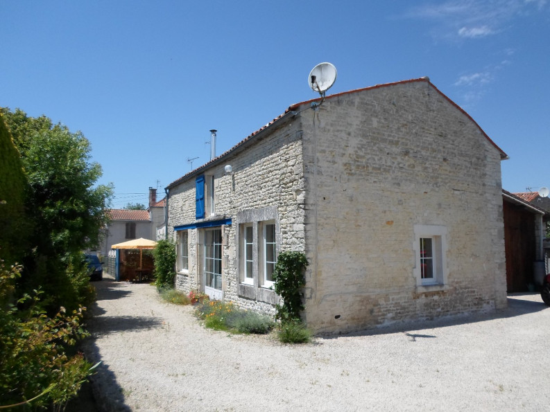 sale Maison de village Villeneuve La Comtesse - Photo 15