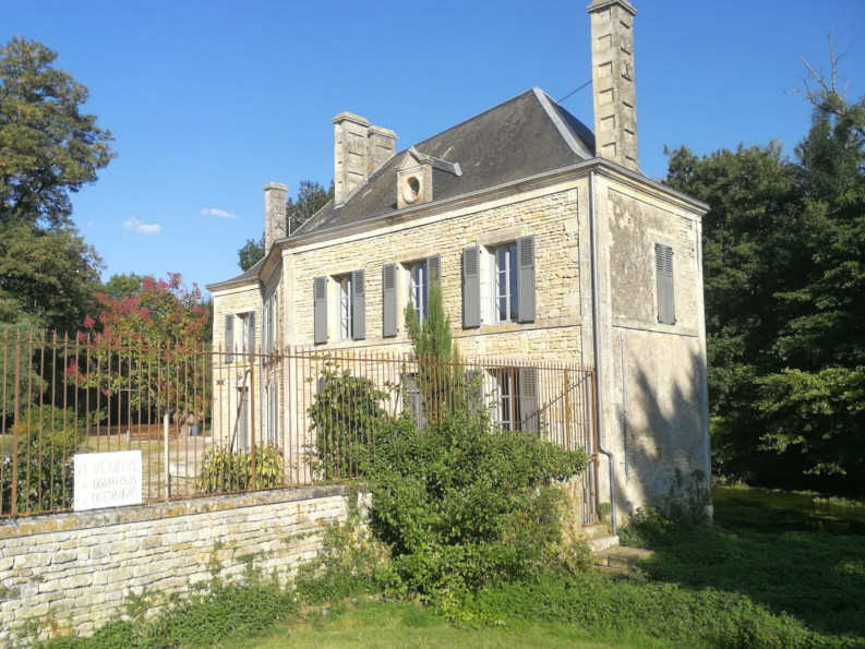 sale Maison de caractère Salles - Photo 12