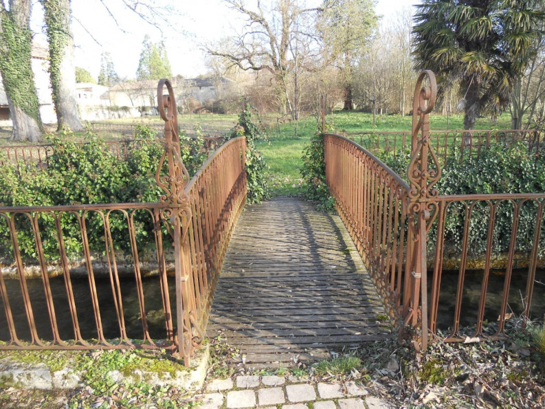 sale Maison de caractère Salles - Photo 5