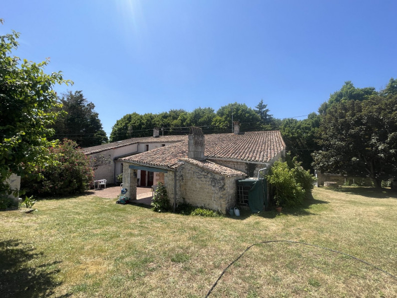 sale Maison de caractère Balanzac - Photo 12