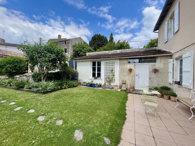 vente Maison de ville Chef Boutonne - Photo 8