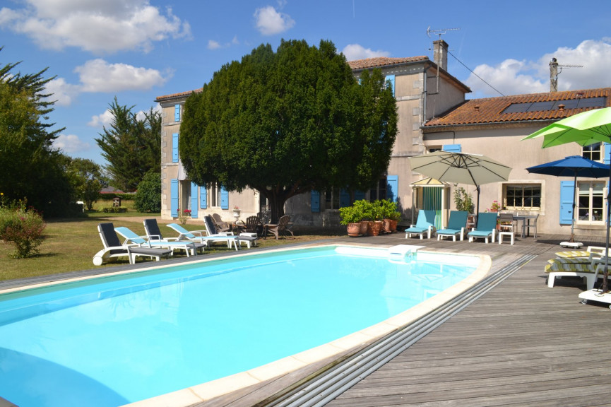 sale Maison de caractère Prisse La Charriere - Photo 2