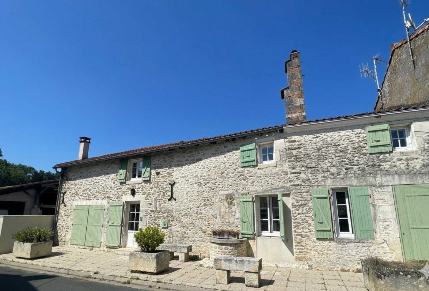 vente Maison et dépendances Lussant - Photo 1