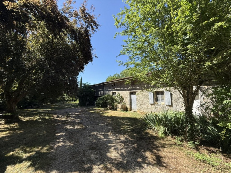 vente Maison de caractère Saint Coutant - Photo 1