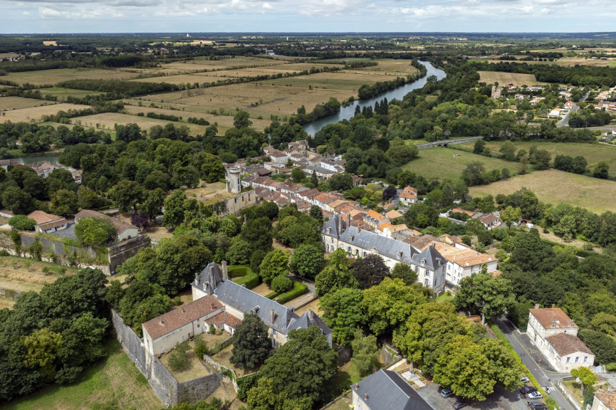 sale Château Saintes - Photo 2
