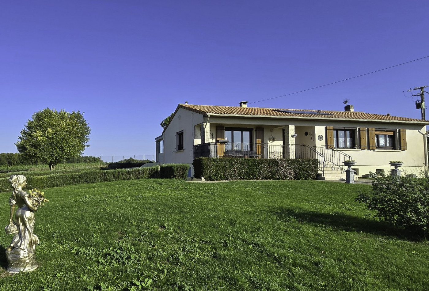 vente Maison de caractère Fontaine Chalendray - Photo 1