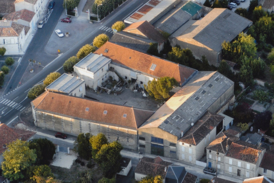 vente Maison et dépendances Saint Jean D'angely - Photo 2